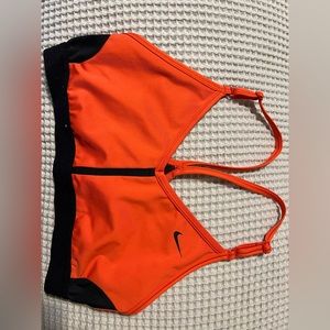 Nike sports bra size medium